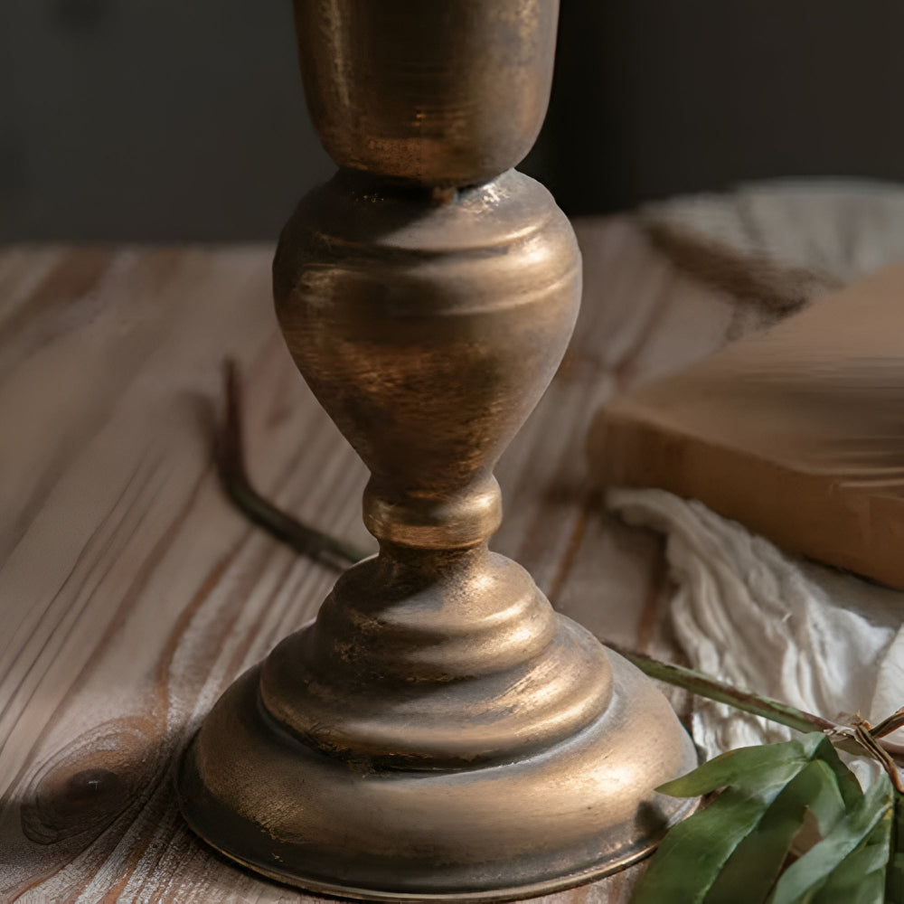 Königliche Antik-Charme-Vase