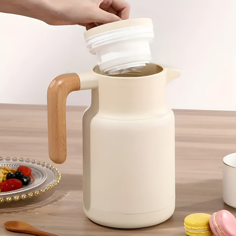 Klassische Thermokaraffe mit Holzgriff