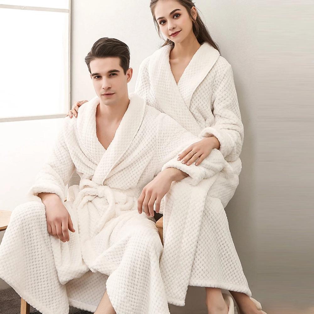 Träumiger Fleece-Bademantel
