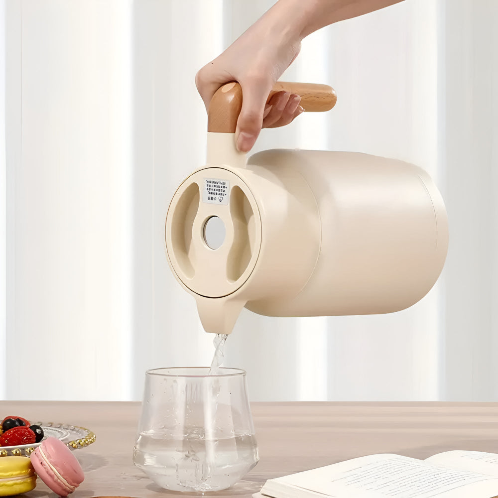 Klassische Thermokaraffe mit Holzgriff