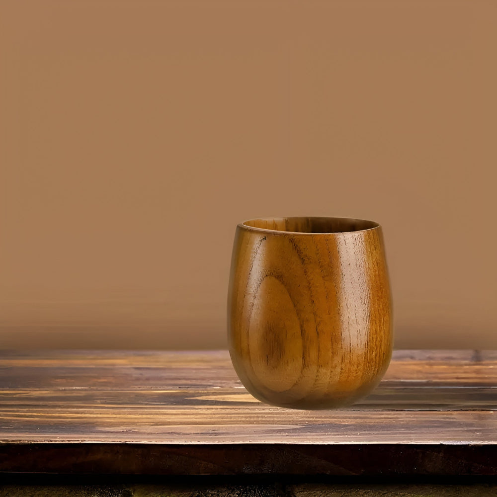 Handgefertigte Holz-Tasse für Tee