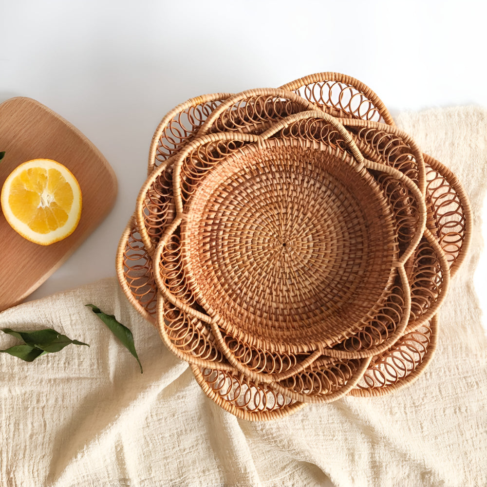 Handgewebter Rattan-Blumenkorb