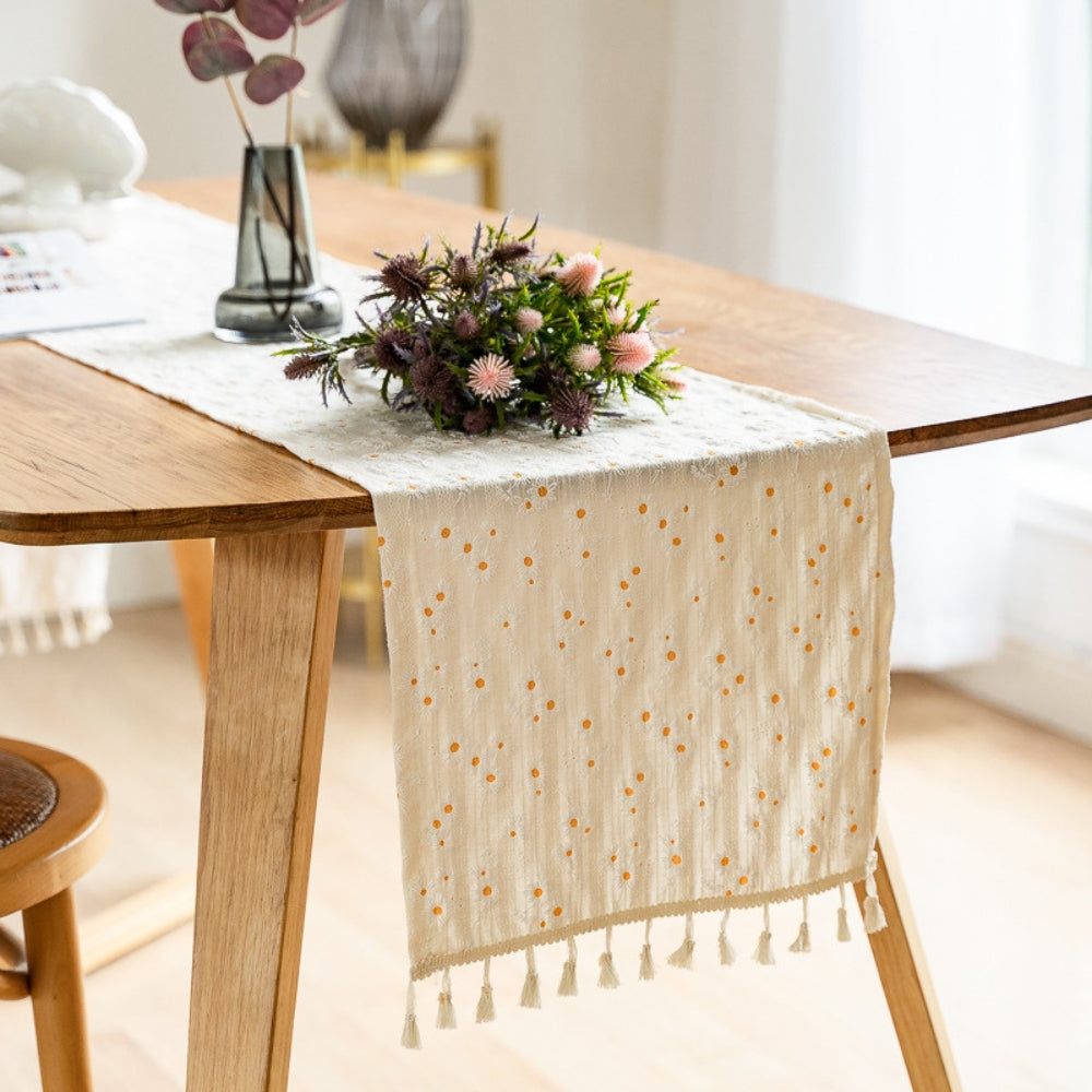 Verspielter Gänseblümchen Bestickter Boho Tischläufer