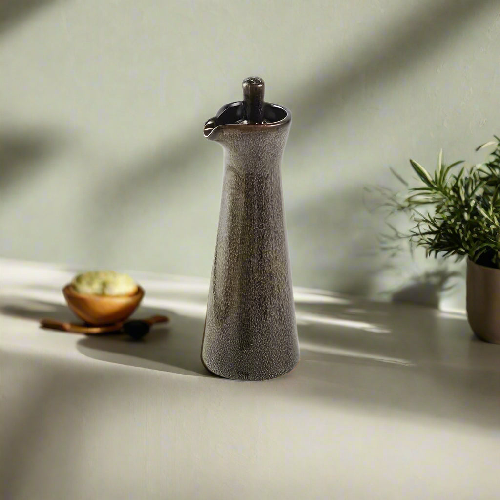 Japanisch inspirierte Keramik-Gewürzflasche