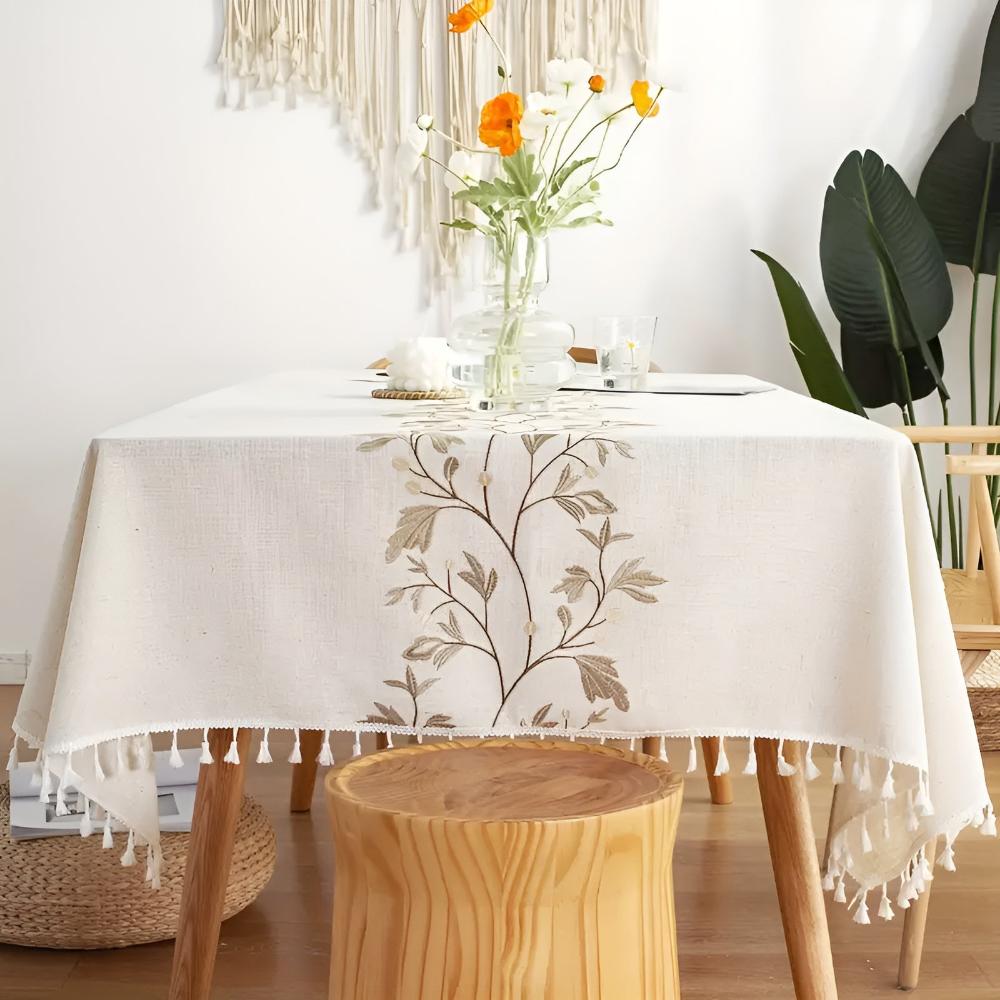 Besticktes Florales Quasten-Tischtuch