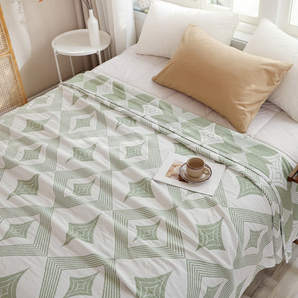 Decke mit diamantgeometrischem Muster