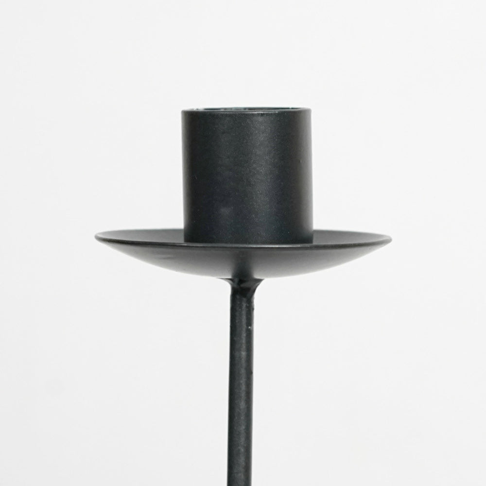 Skulptierter Wellenförmiger Eisenkerzenhalter