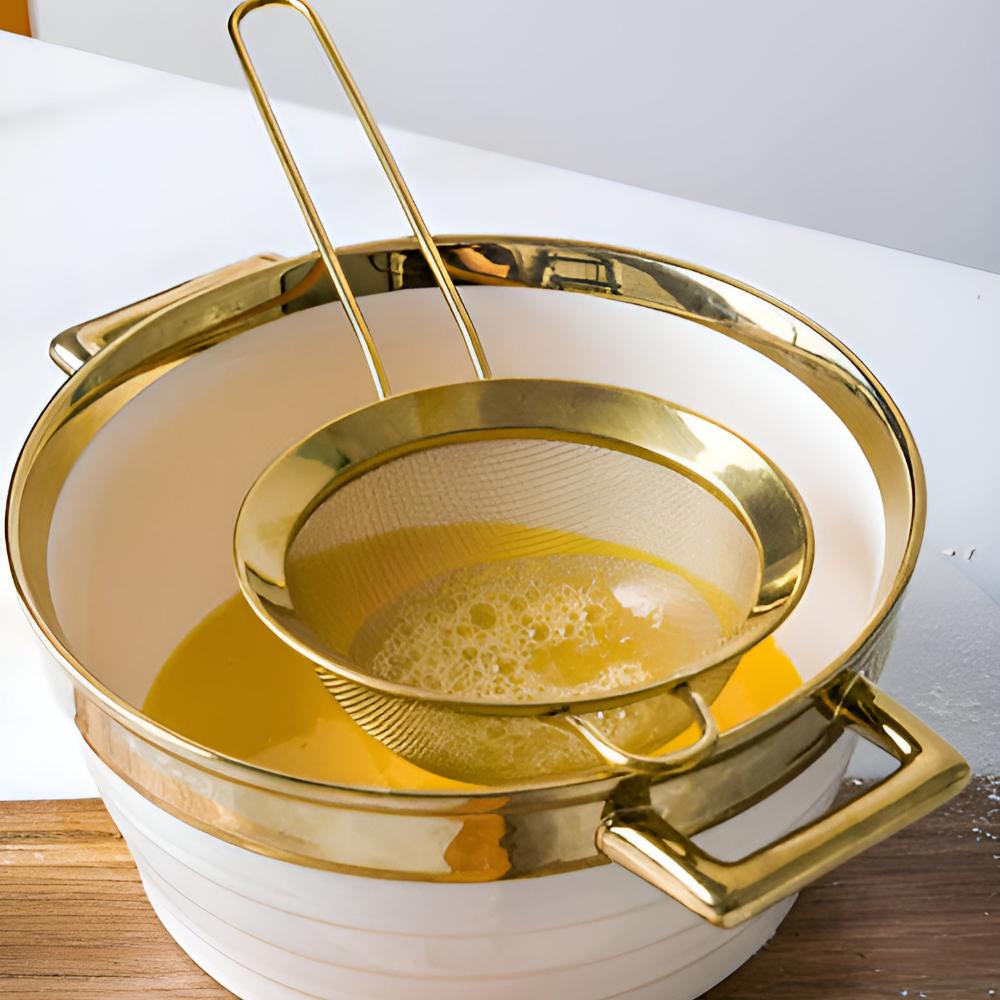 Goldfeines Sieb