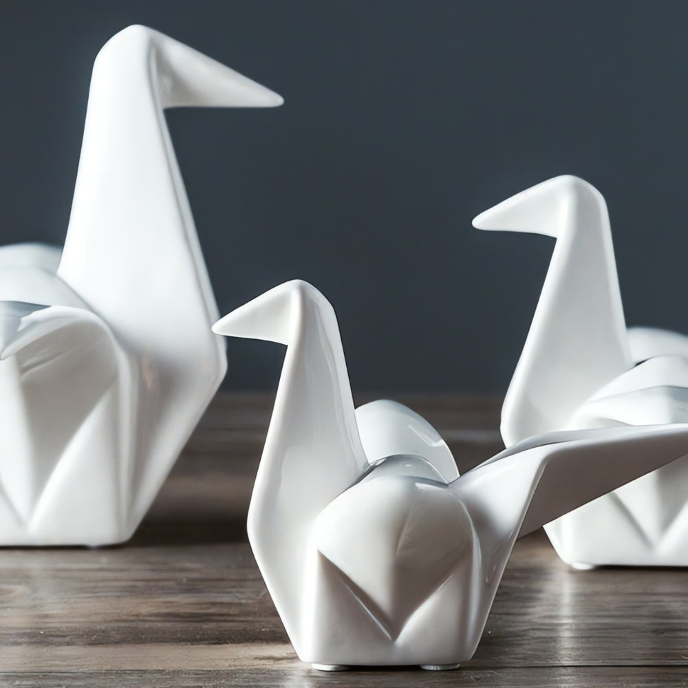 Origami-inspirierte Keramikvogelstatue
