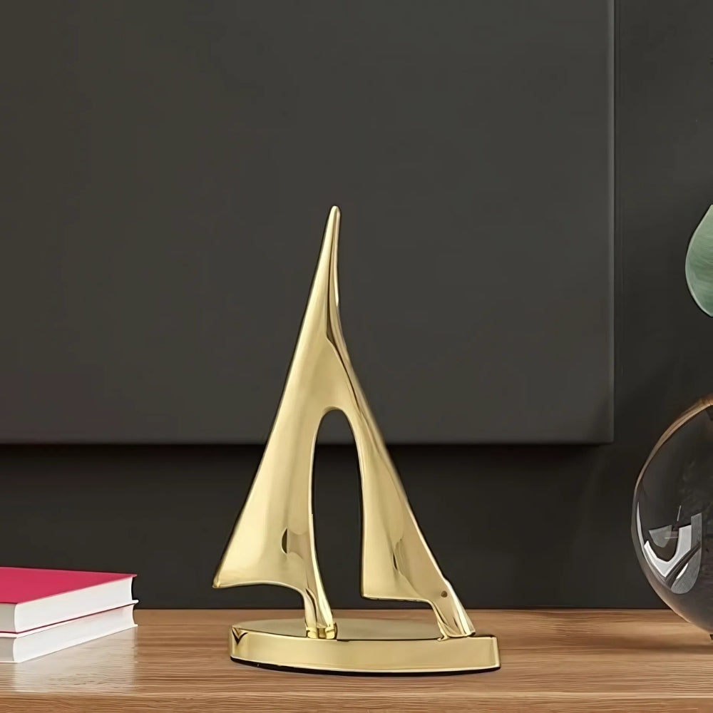 Minimalistische Segelboot-inspirierte Tischdekoration