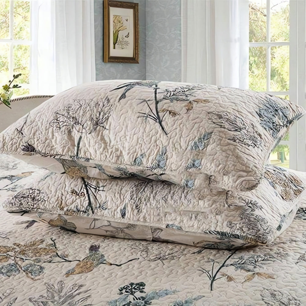 Elegante Blumenbettdecke