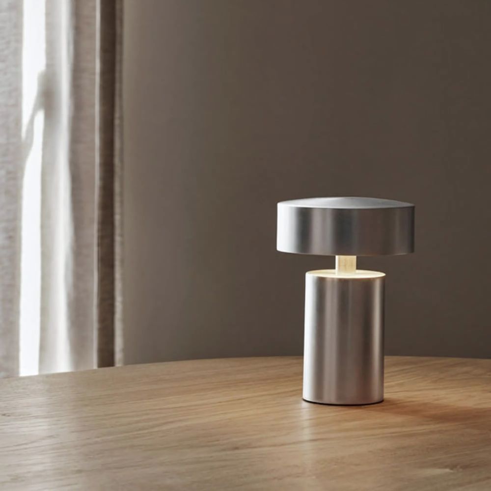 Lumé Säulen-LED-Tischlampe