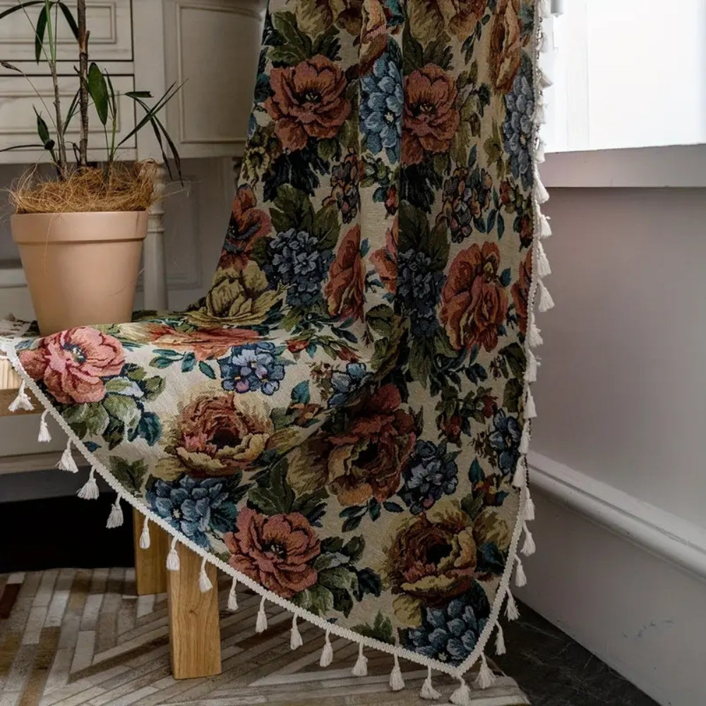 Heritage Rose Bloom Quastenvorhang