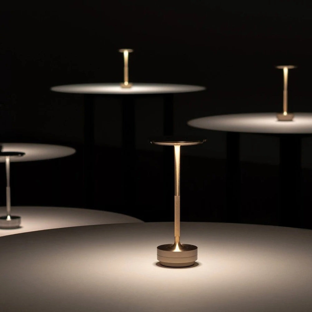 Lunox LED wiederaufladbare Schreibtischlampe