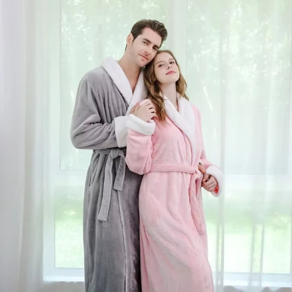 Plüsch-Fleece-Bademantel mit Kontrastbesatz