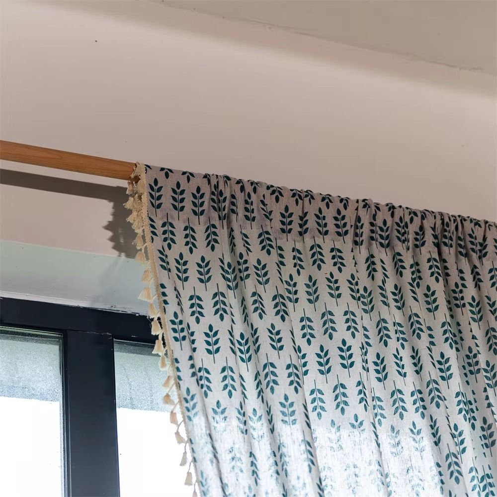Tealblaue Blätter halbtransparente Vorhänge