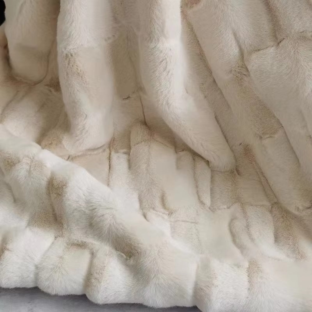Himmlische Rückzug Faux-Fur-Decke