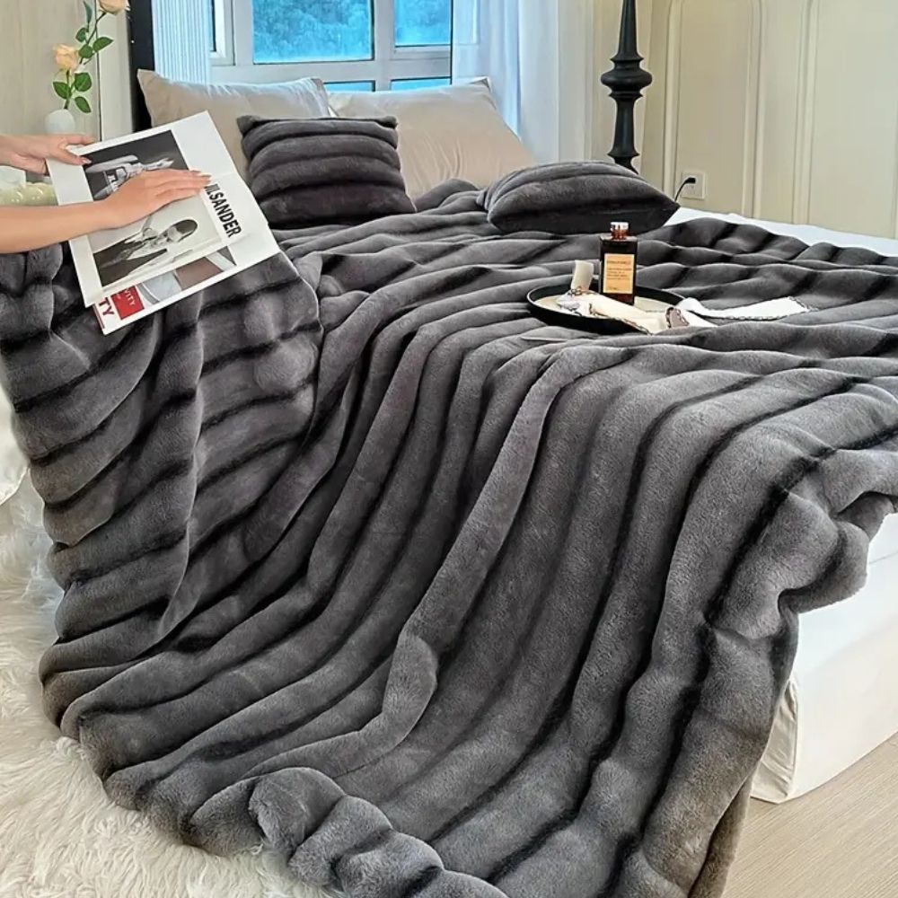 Gerüschte Fleece-Rabbit-Fell-Decke