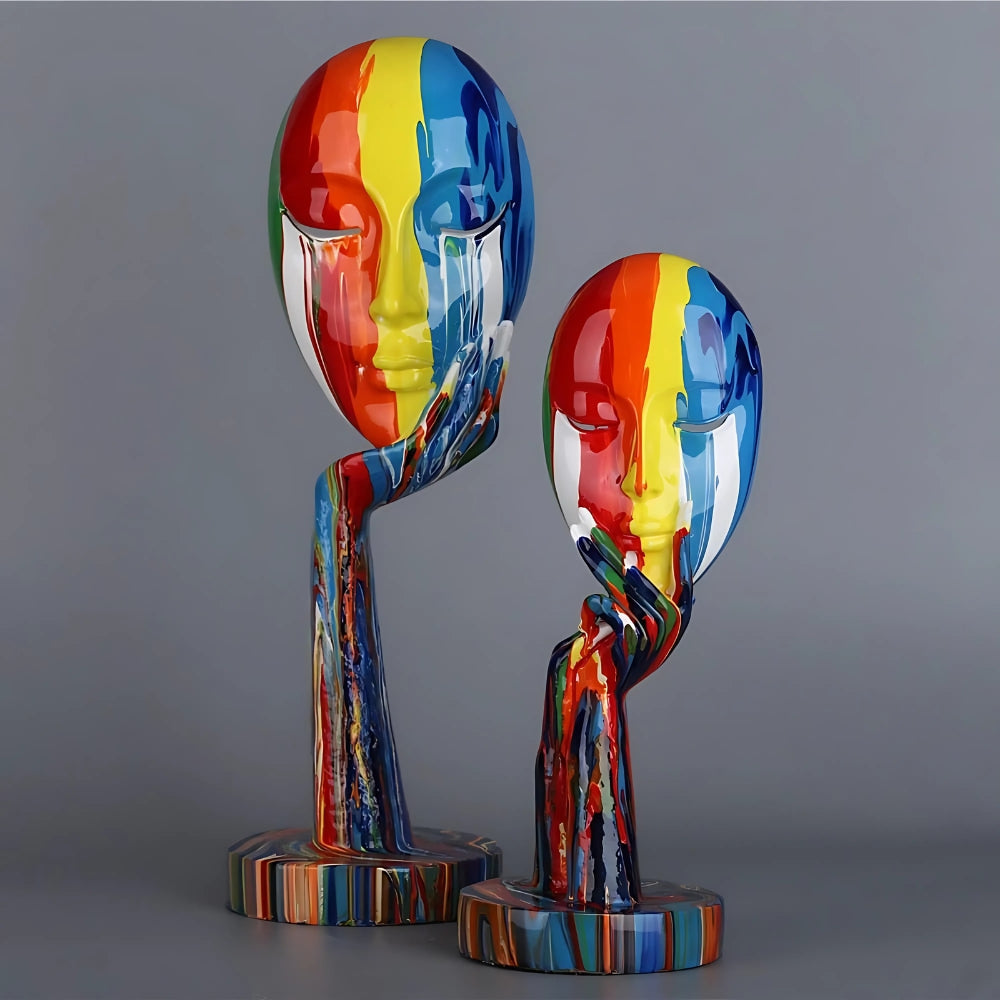 Bunte Kunstskulptur der weiblichen Denkerin