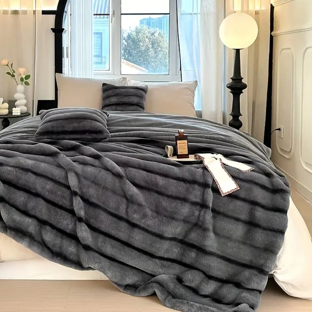 Gerüschte Fleece-Rabbit-Fell-Decke