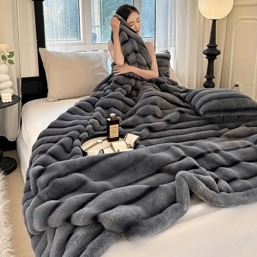 Gerüschte Fleece-Rabbit-Fell-Decke