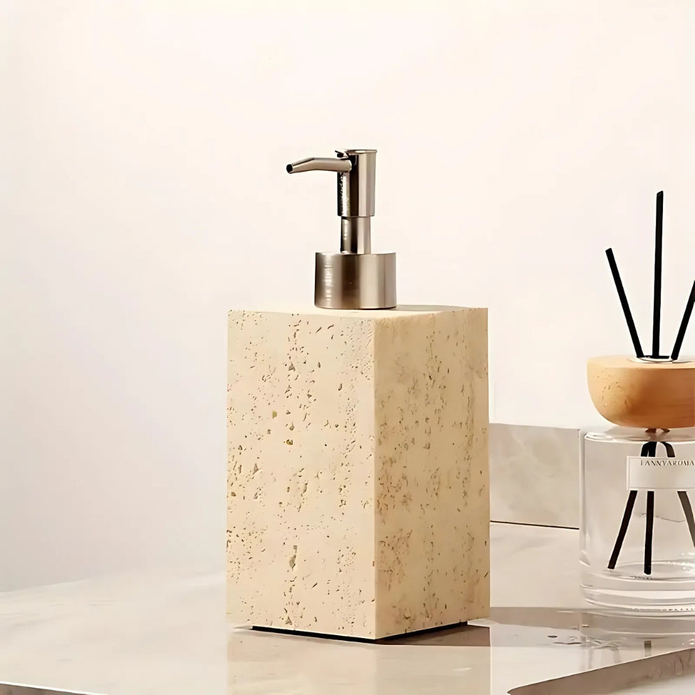Minimalistischer Resin-Seifenspender