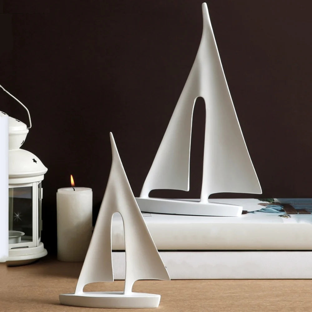 Minimalistische Segelboot-inspirierte Tischdekoration