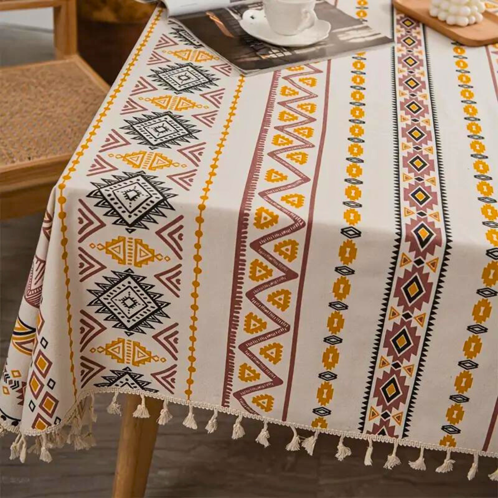 Exquisite Bohemian Tischdecke mit Quasten