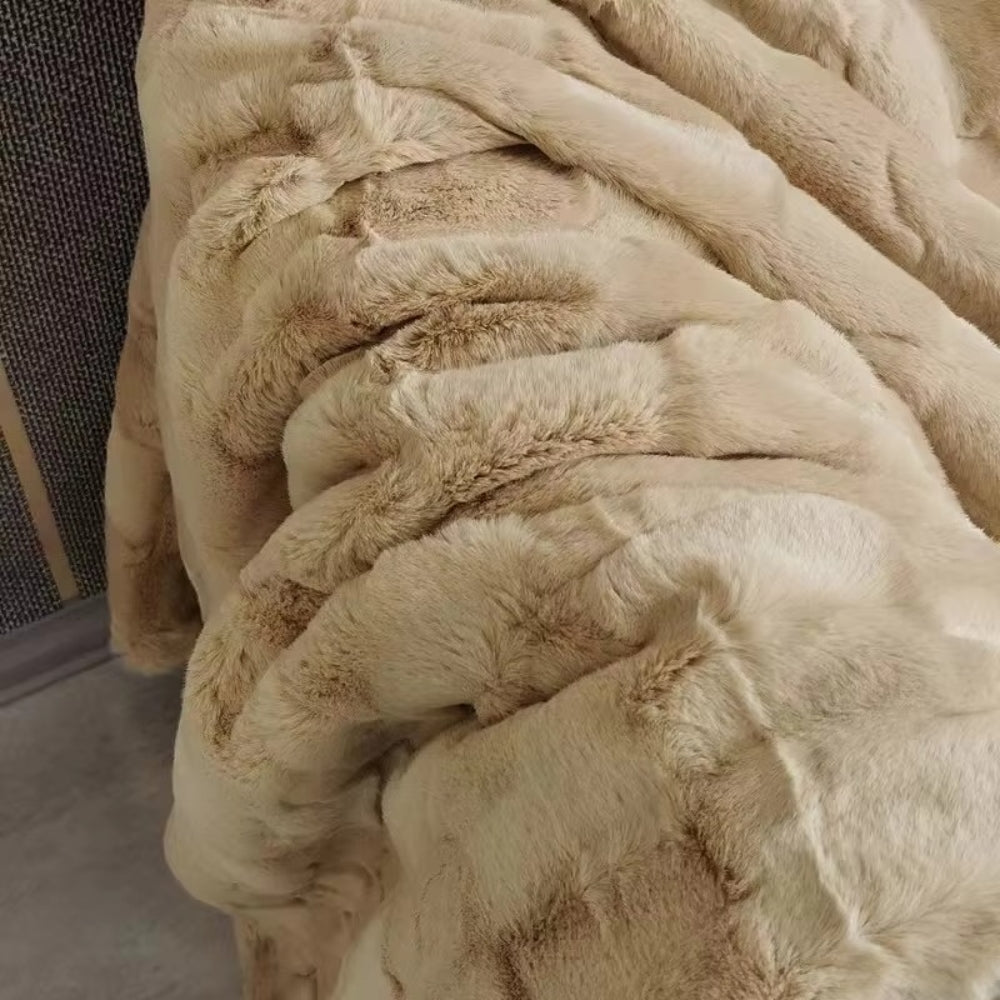 Himmlische Rückzug Faux-Fur-Decke