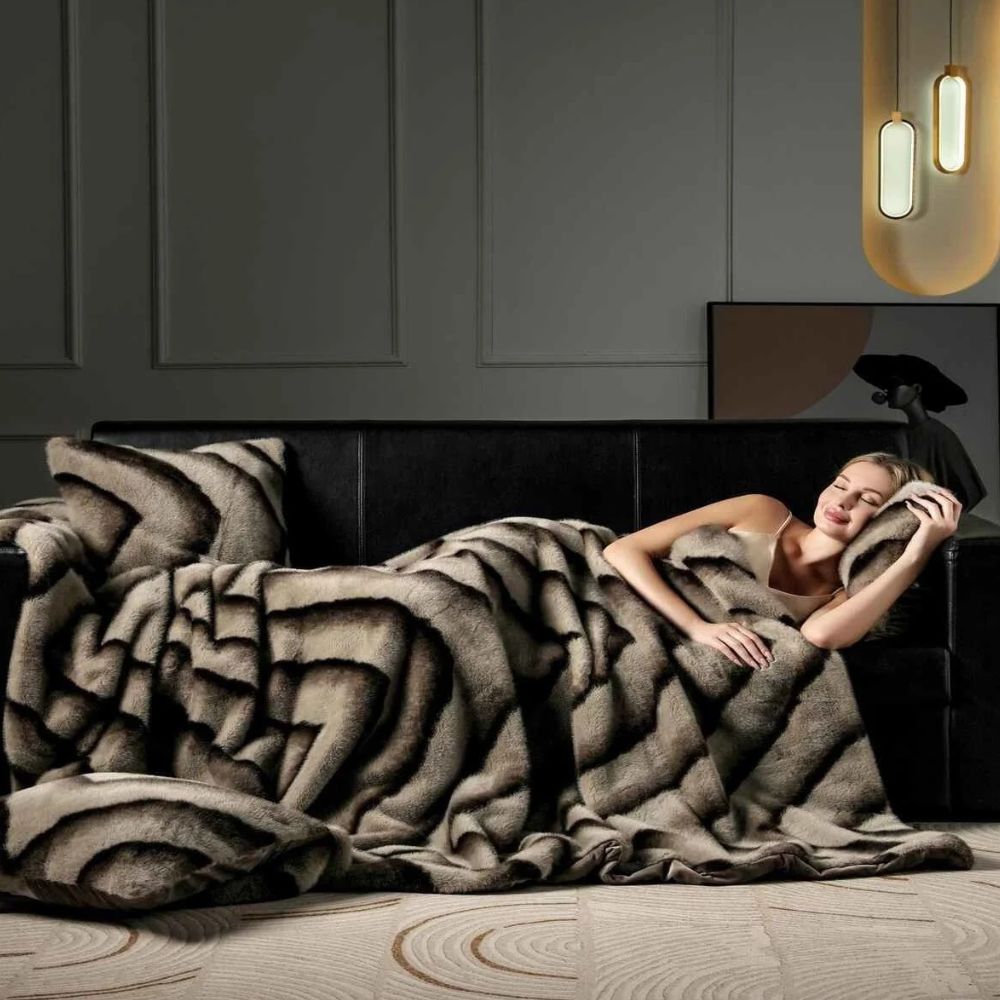 Gerüschte Fleece-Rabbit-Fell-Decke
