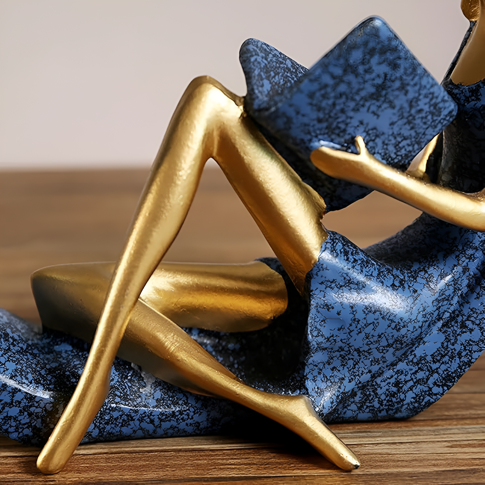 Elegante Resin Lady Statuen | 2er Set