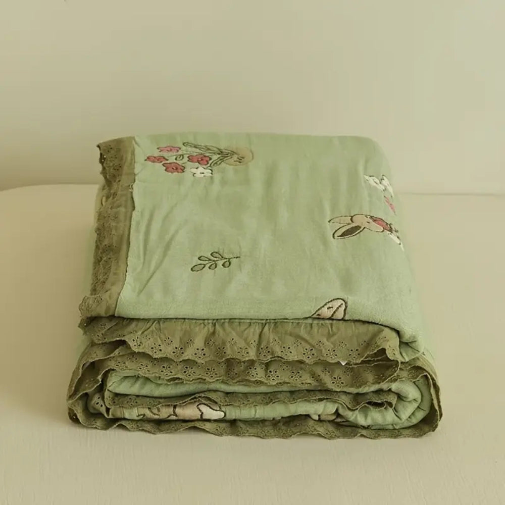Bestickte Bunny Floral Baumwolldecke