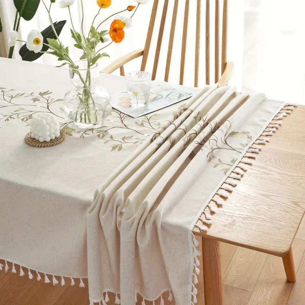 Besticktes Florales Quasten-Tischtuch