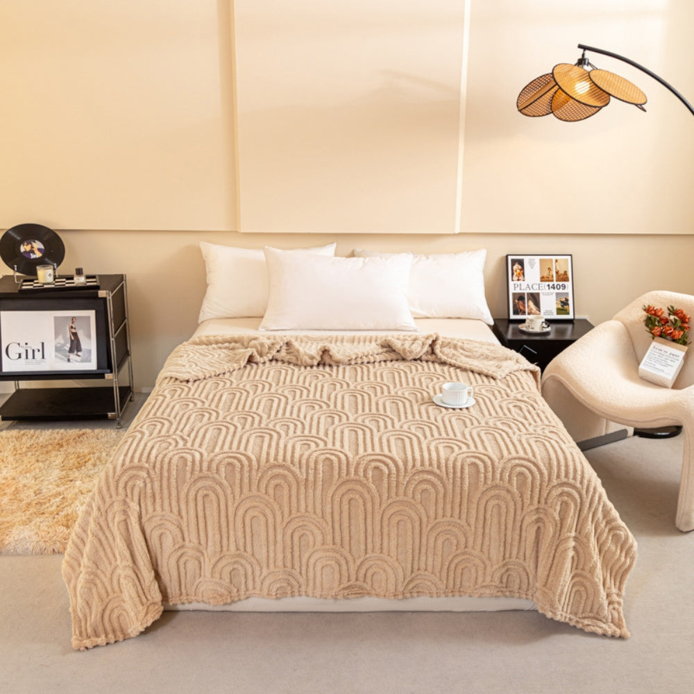 Almira Roman Luxe Soft Plush Decke