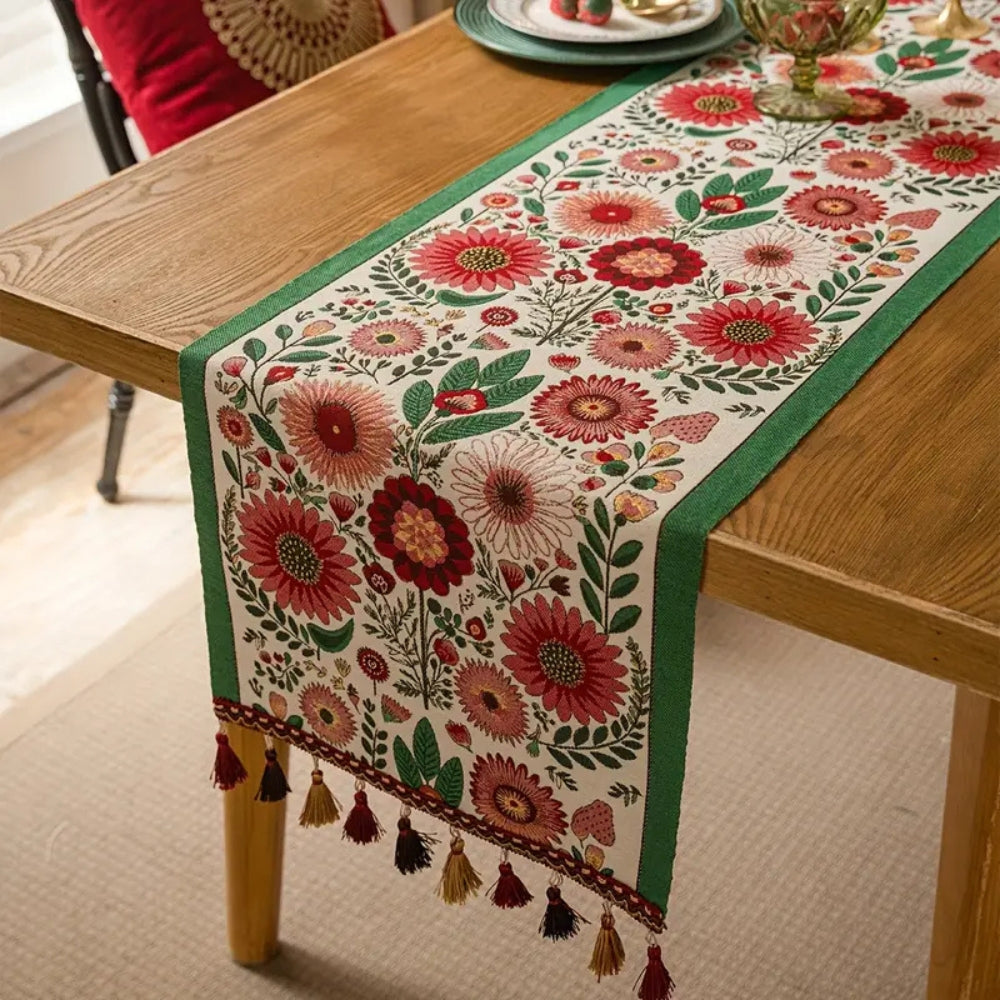 Bestickter Floral Quastentischläufer