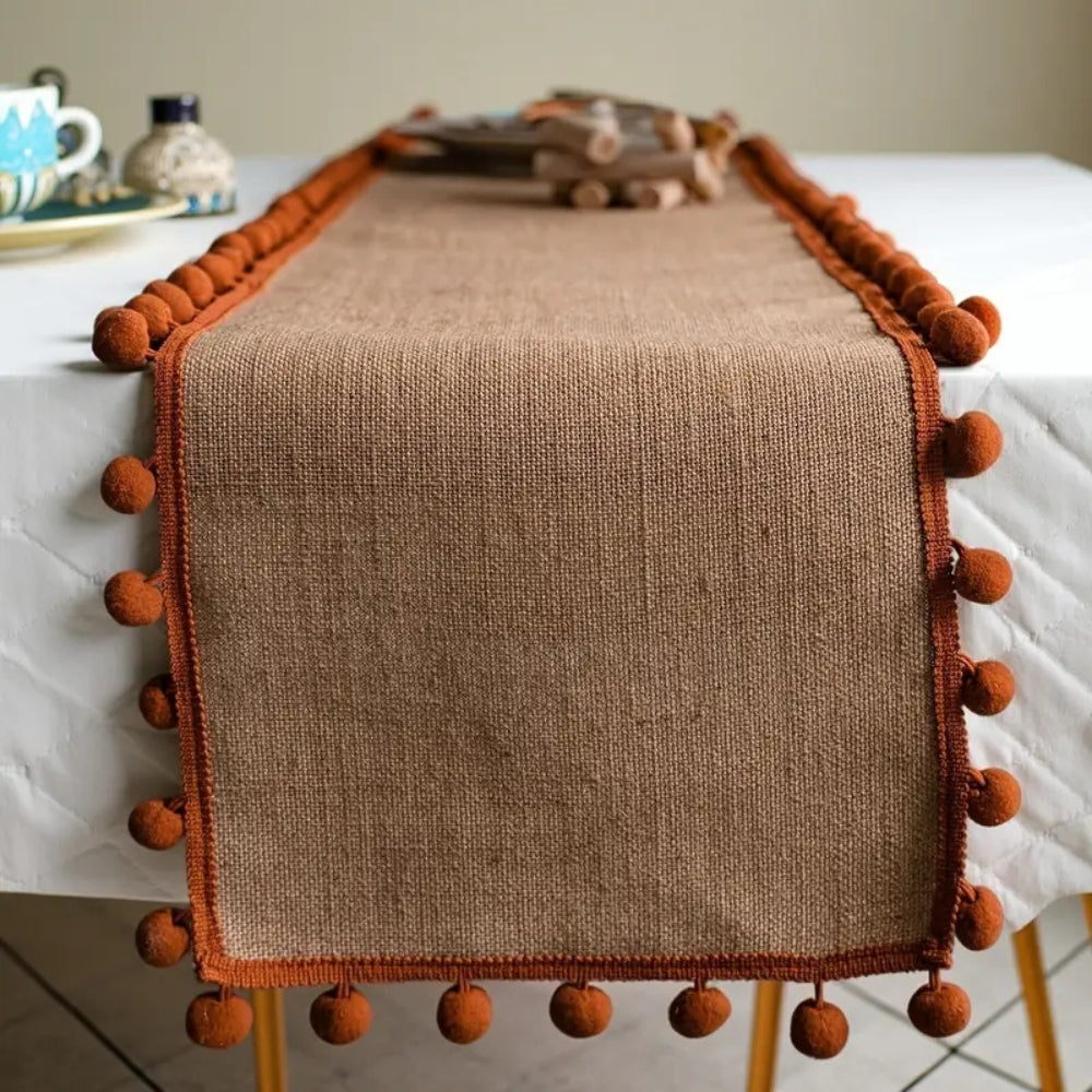 Jute Bohemian Pom-Pom Tischläufer