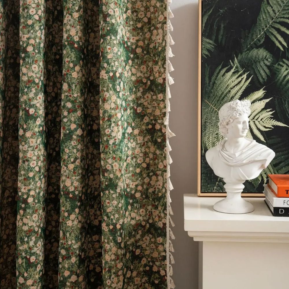 Noveau Ditsy Floral Quastenvorhang