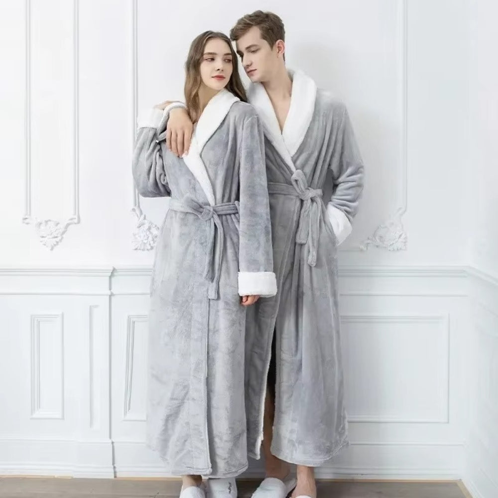 Plüsch-Fleece-Bademantel mit Kontrastbesatz