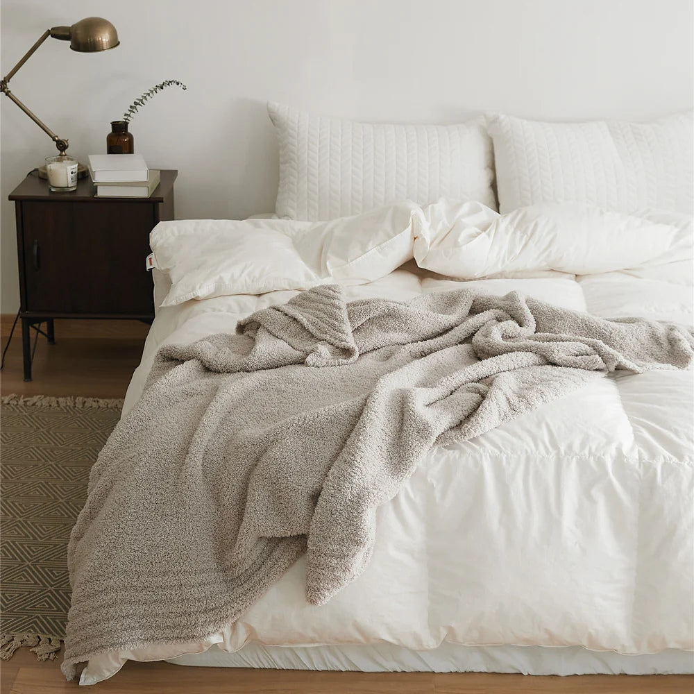 Soft Nest Minimalist Strickdecke
