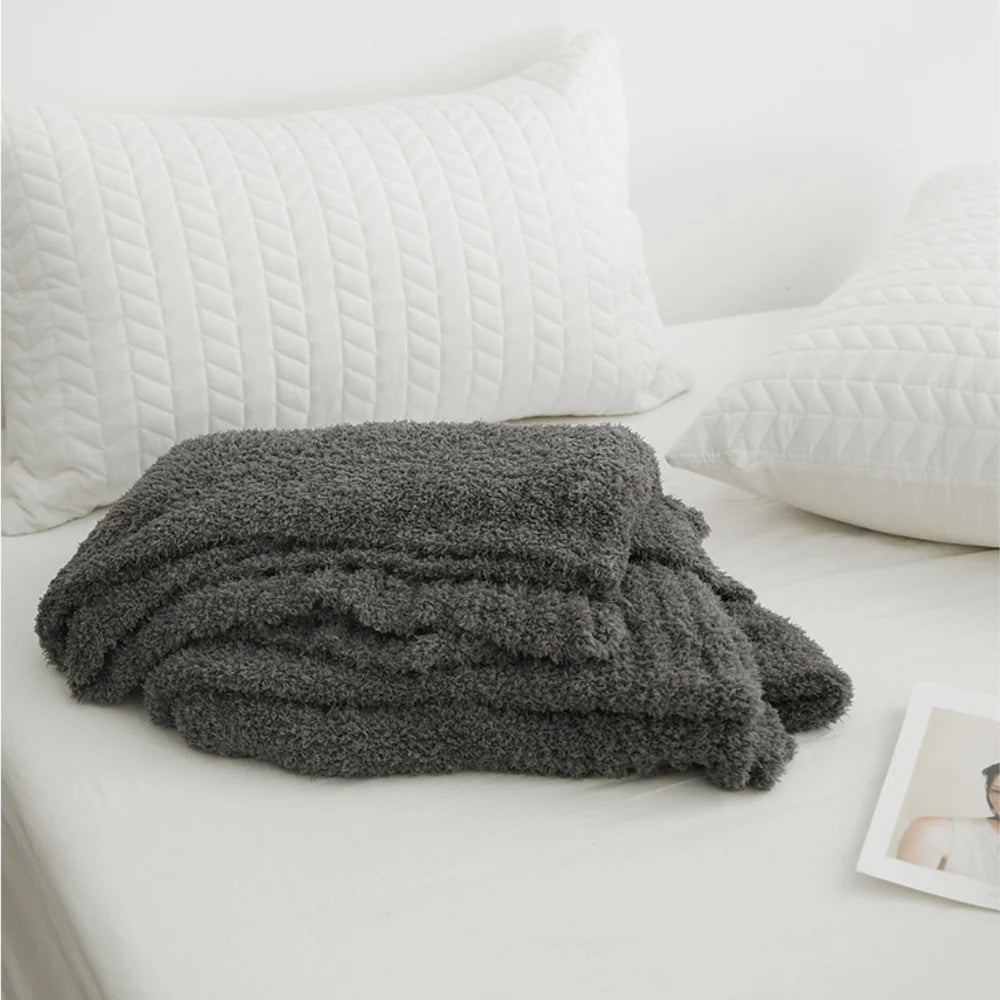 Soft Nest Minimalist Strickdecke