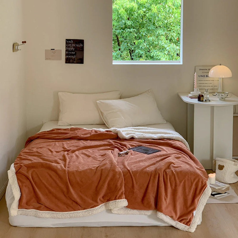 Solène Floral Präge-Sherpa-Decke