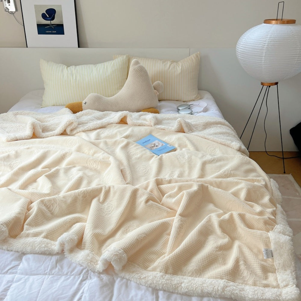 Solène Floral Präge-Sherpa-Decke